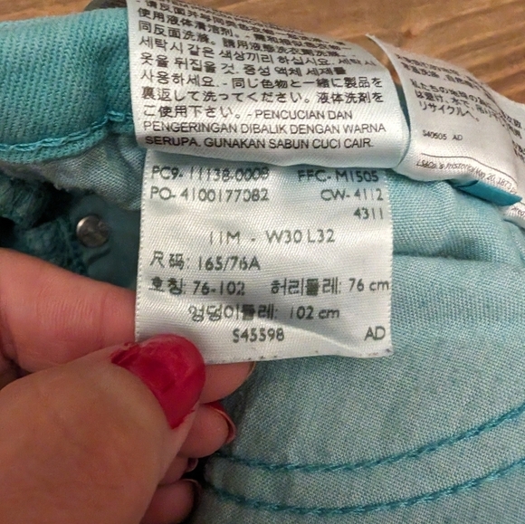 LEVI'S 524 Too Super low Distressed Jeans - Picture 14 of 14